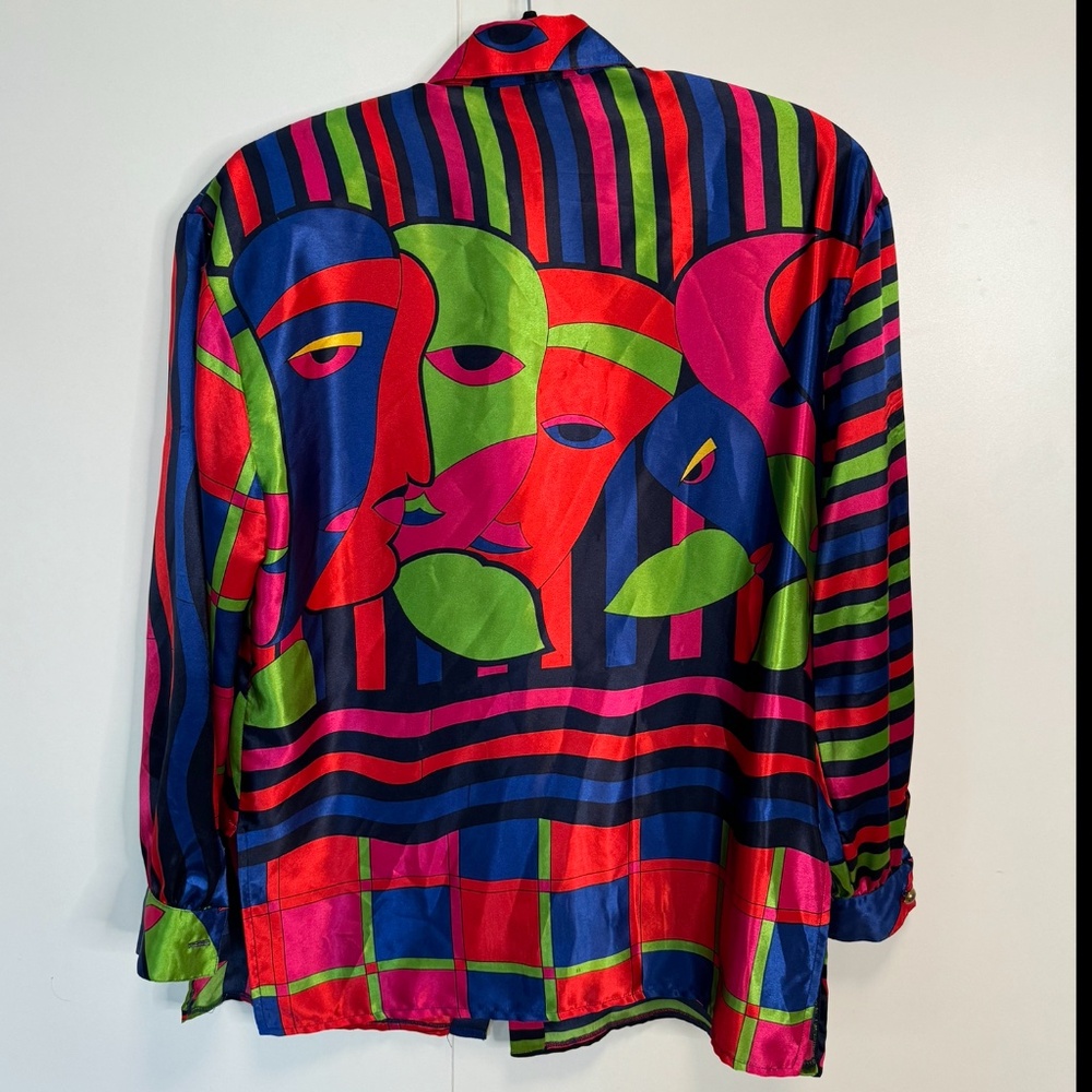 Unique vintage colorful shirt with shoulder pads